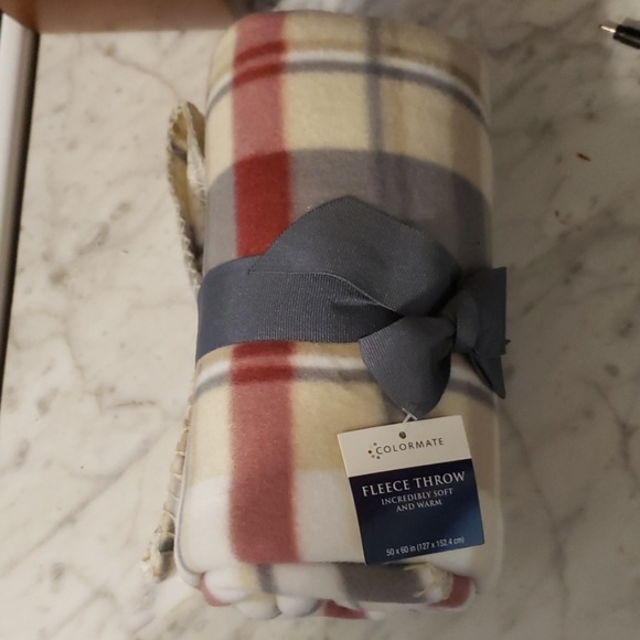 colormate Other - 50 x 60" Fleece Throw / blanket. New colormate Other - 50 x 60" Fleece Throw / blanket. New
